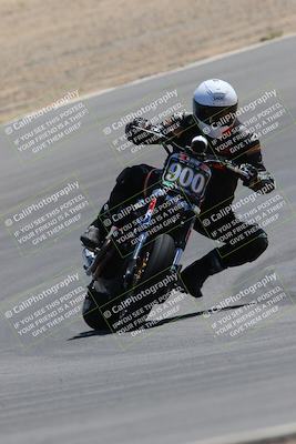 media/Apr-09-2023-SoCal Trackdays (Sun) [[333f347954]]/Turn 10 (115pm)/